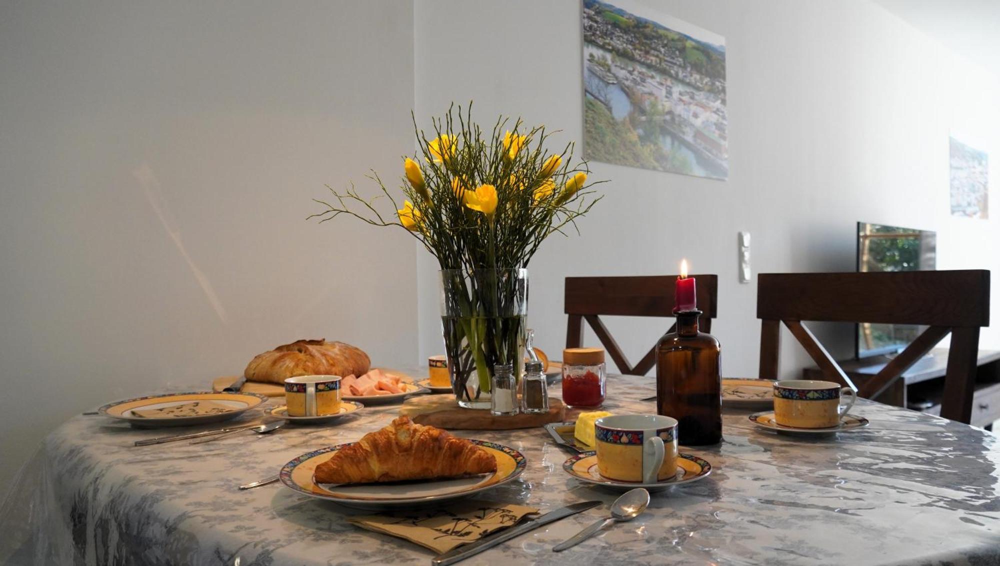 Das Neukirchen Inn Neuburg am Inn エクステリア 写真